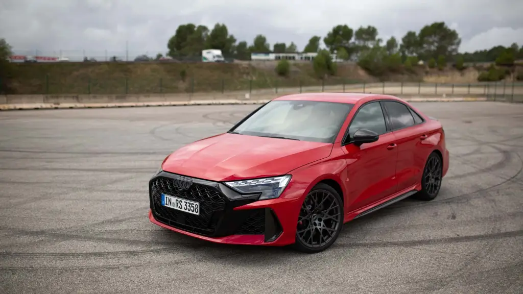 Audi RS3 Sedan 2025: A Nova Era da Performance e Estilo Audi RS3 Sedan 2025: A Nova Era da Performance e Estilo
